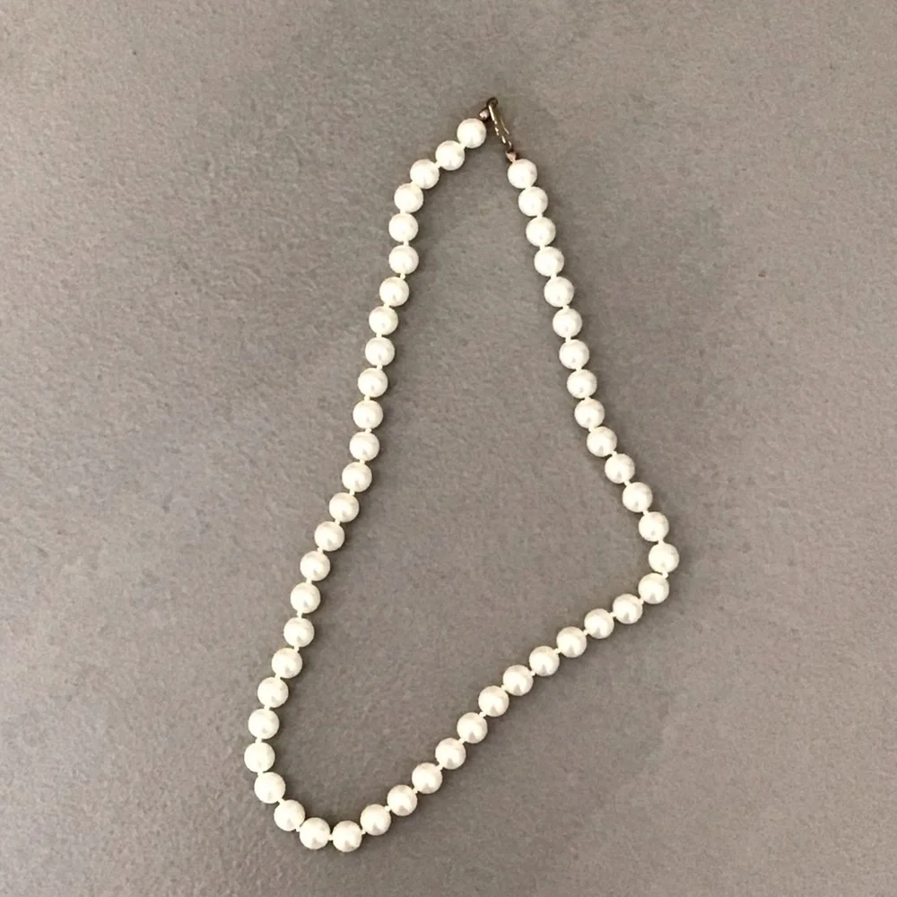 A Trio of White Necklaces! - Picture 4 of 12